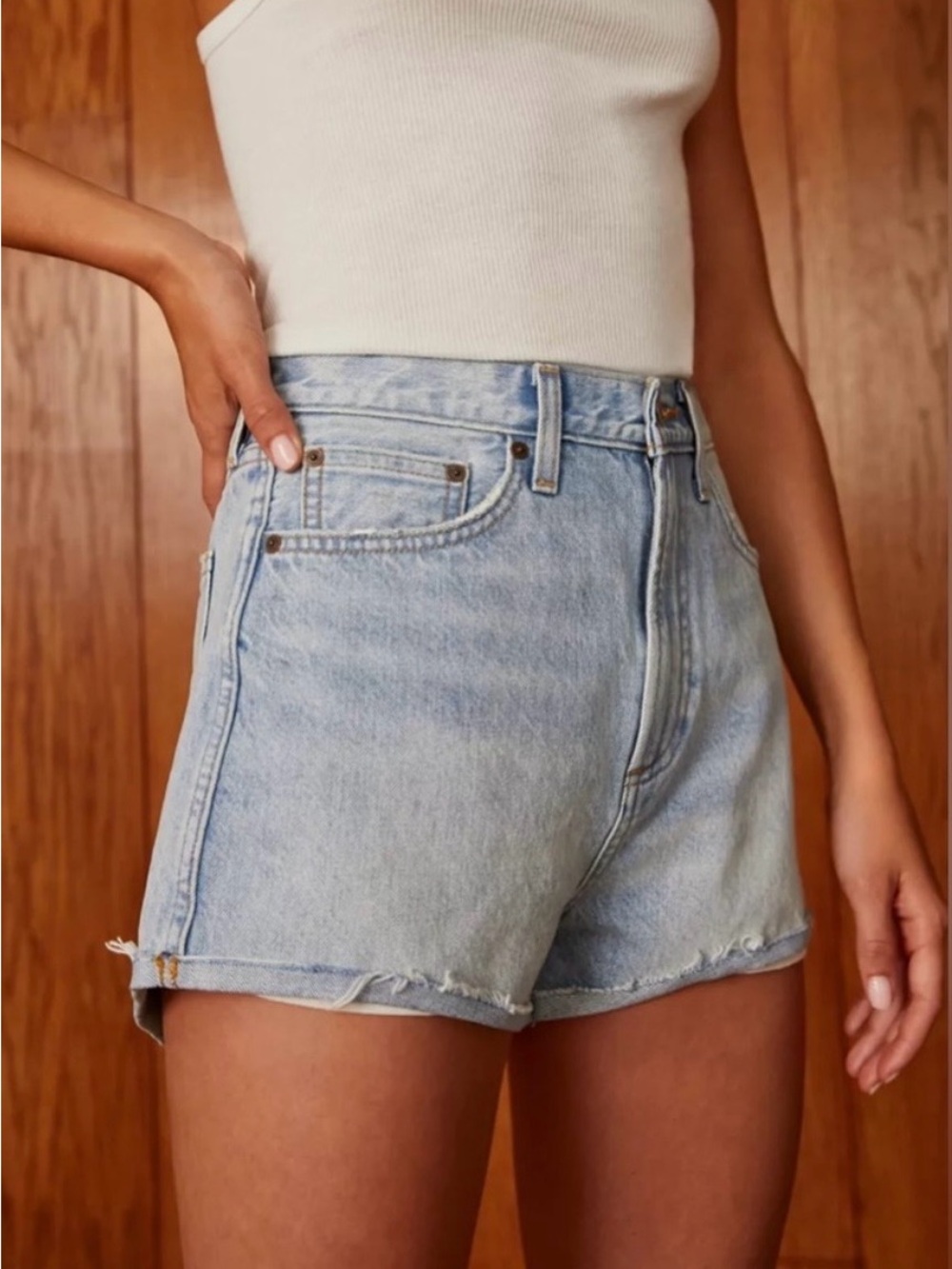 Aritzia Denim Forum The Farrah Cheeky Jean Shorts Rolled Hem Light Wash W28